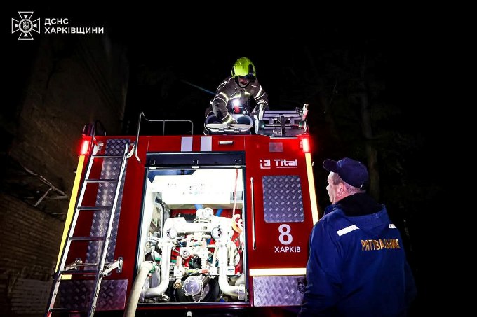 У Харкові під час нічної пожежі врятували 15 мешканців багатоповерхівки